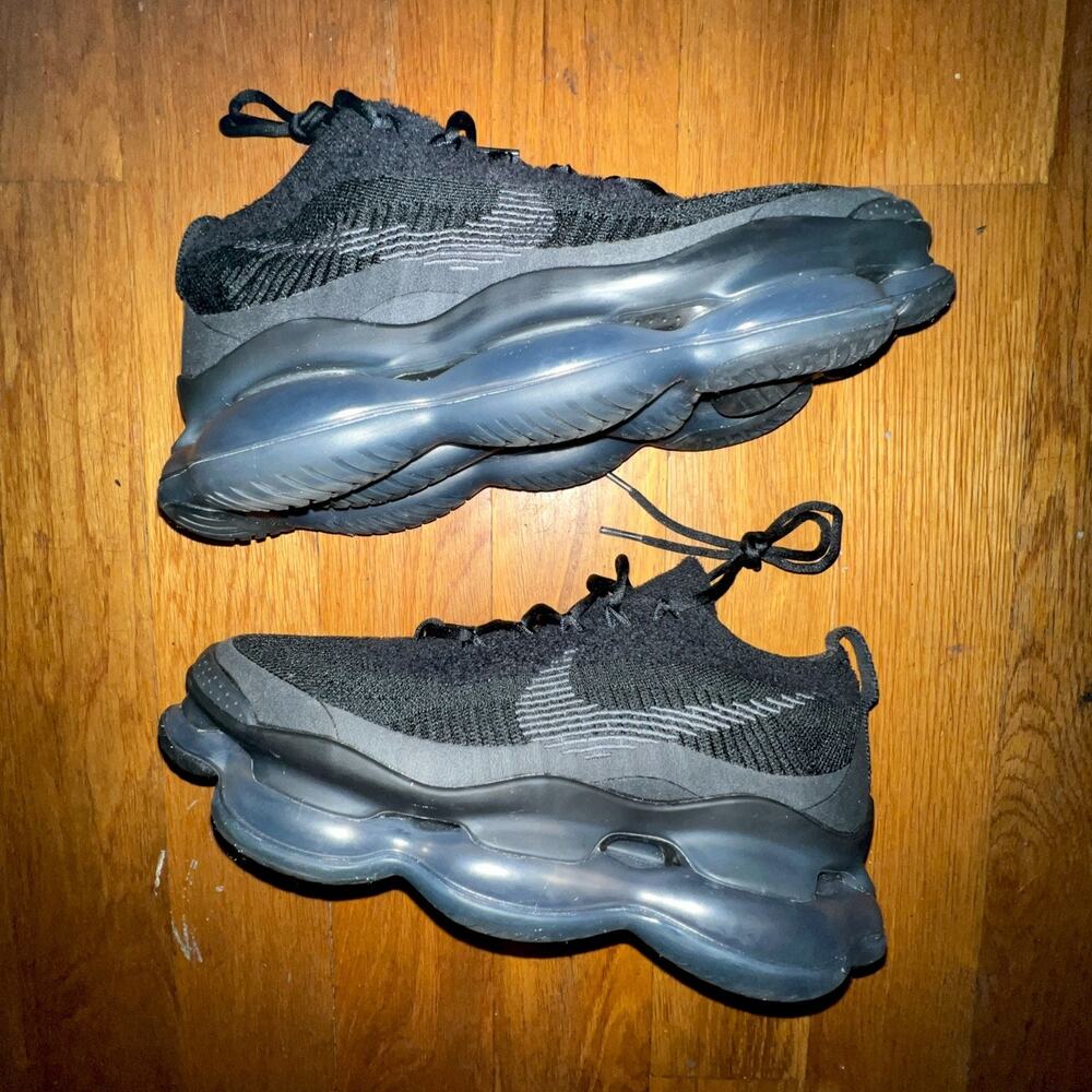 Nike Air Max Scorpion Flyknit Triple Black DJ4702-002 Women Size 10.5/Men 9 RARE